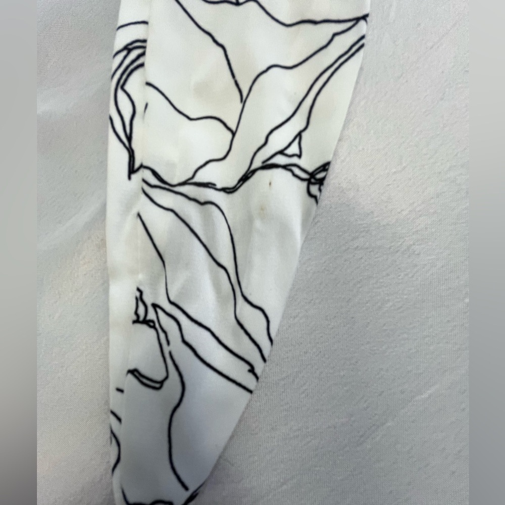 Jon & Anna Contemporary White and Black Floral Tie Front Crop Top, sz. MD - Picture 8 of 16